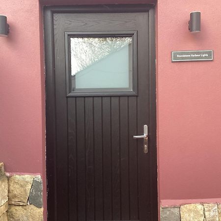 Roundstone Retreats Roundstone Harbour Lights Apartment ภายนอก รูปภาพ