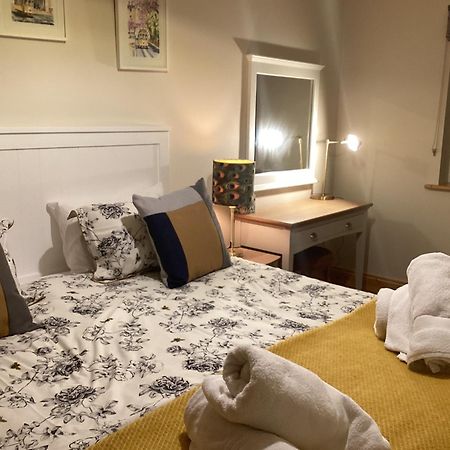 Roundstone Retreats Roundstone Harbour Lights Apartment ภายนอก รูปภาพ