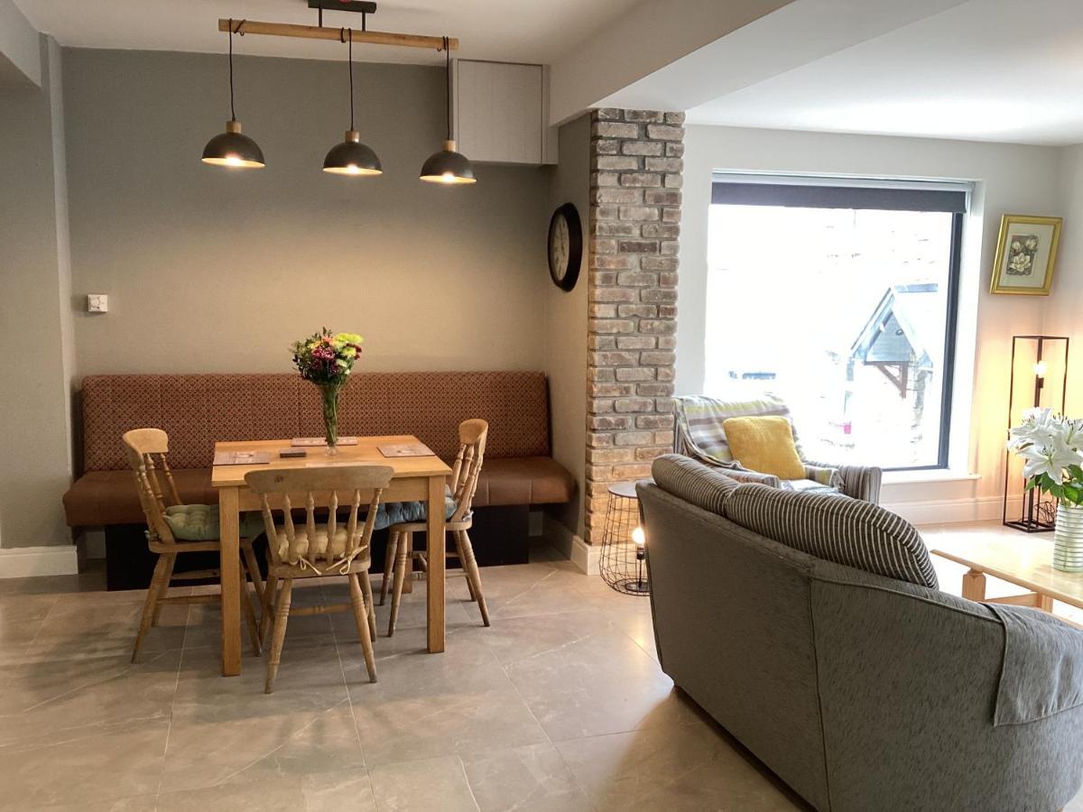 Roundstone Retreats Roundstone Harbour Lights Apartment ภายนอก รูปภาพ