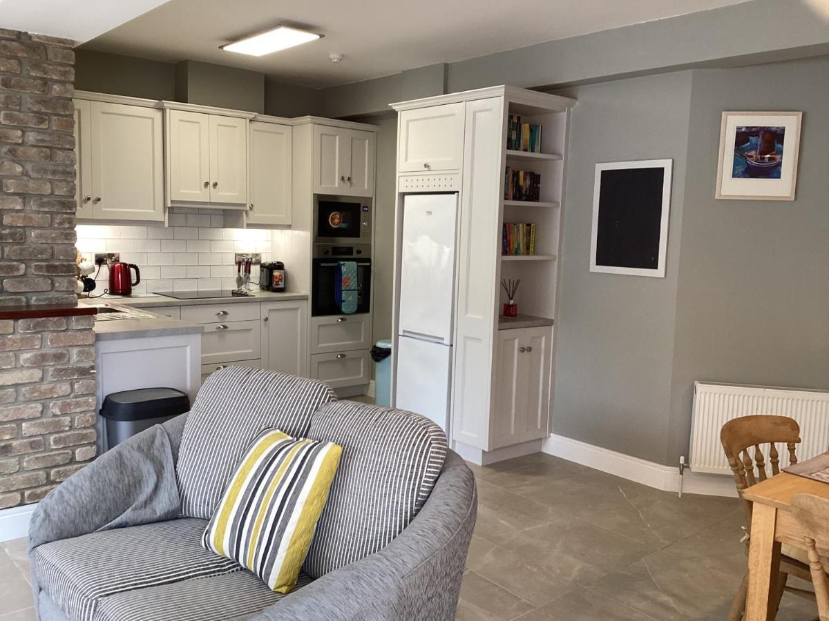 Roundstone Retreats Roundstone Harbour Lights Apartment ภายนอก รูปภาพ