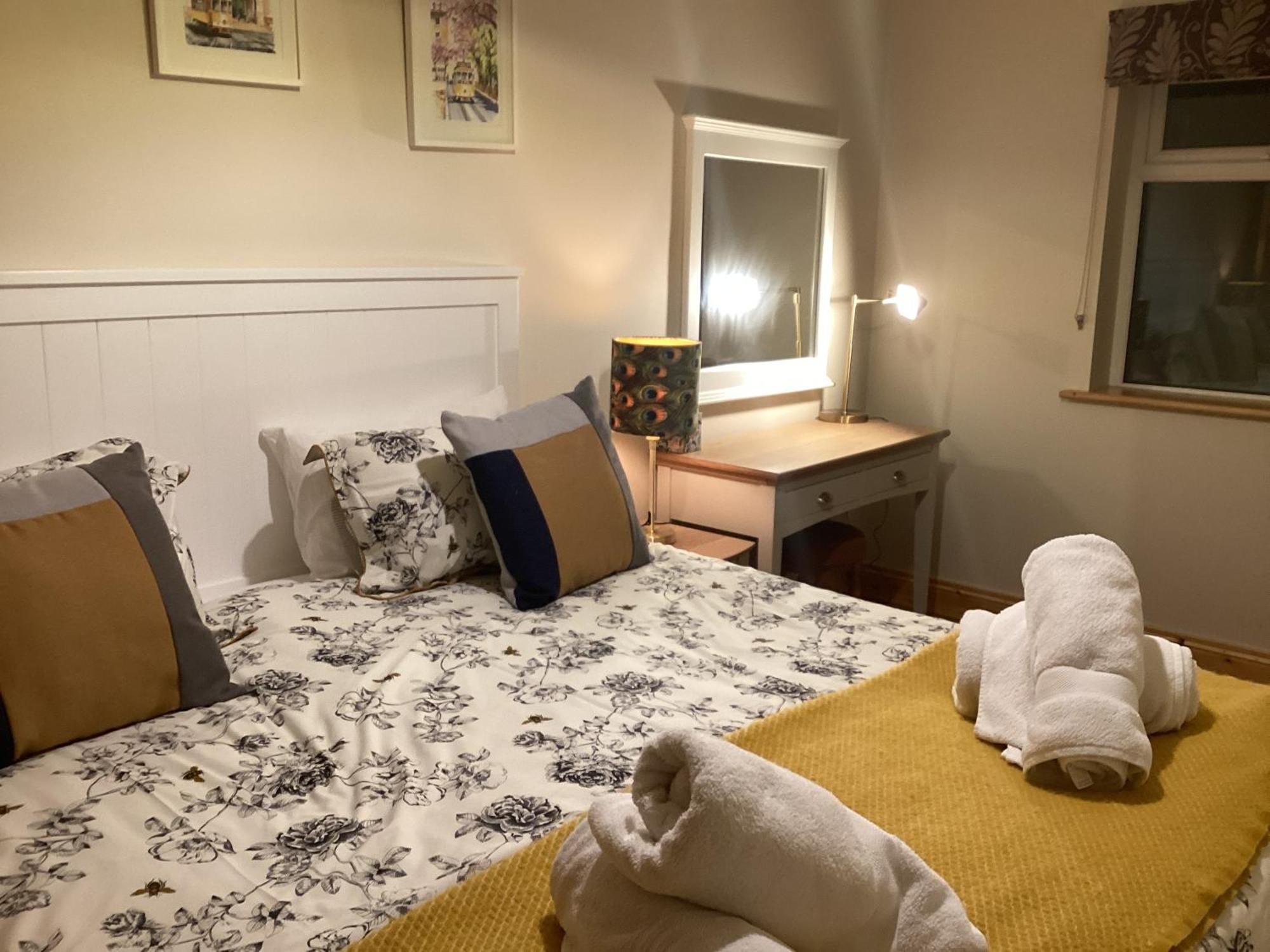 Roundstone Retreats Roundstone Harbour Lights Apartment ภายนอก รูปภาพ